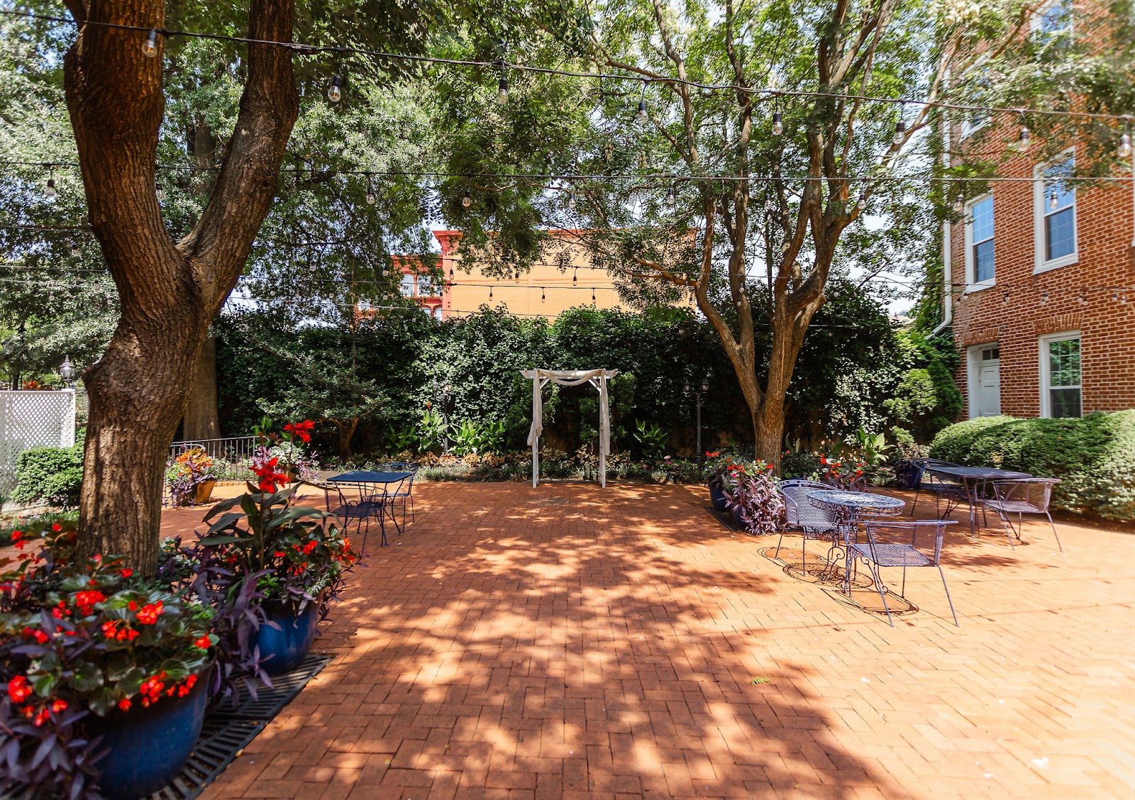 1840s Carrollton Inn