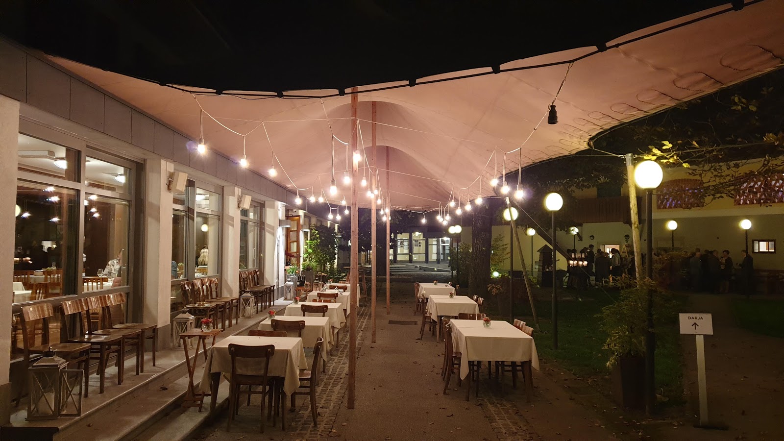 Dvor Jezeršek Brnik