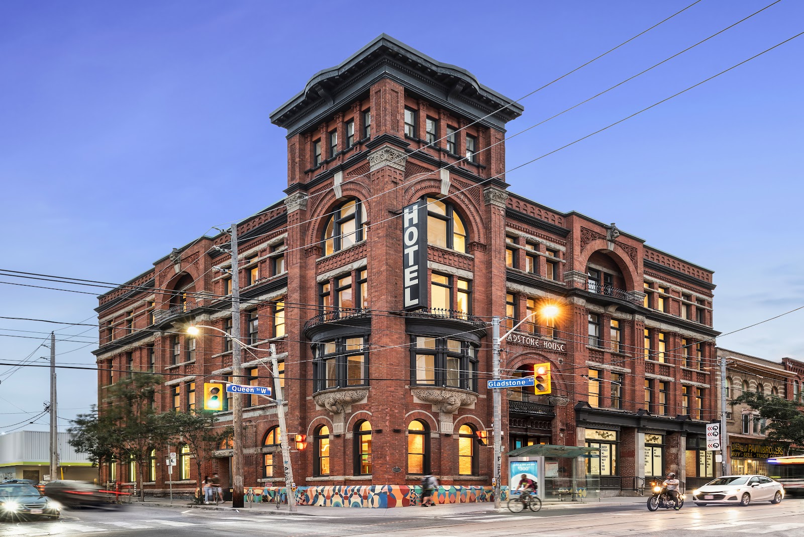 Gladstone Hotel