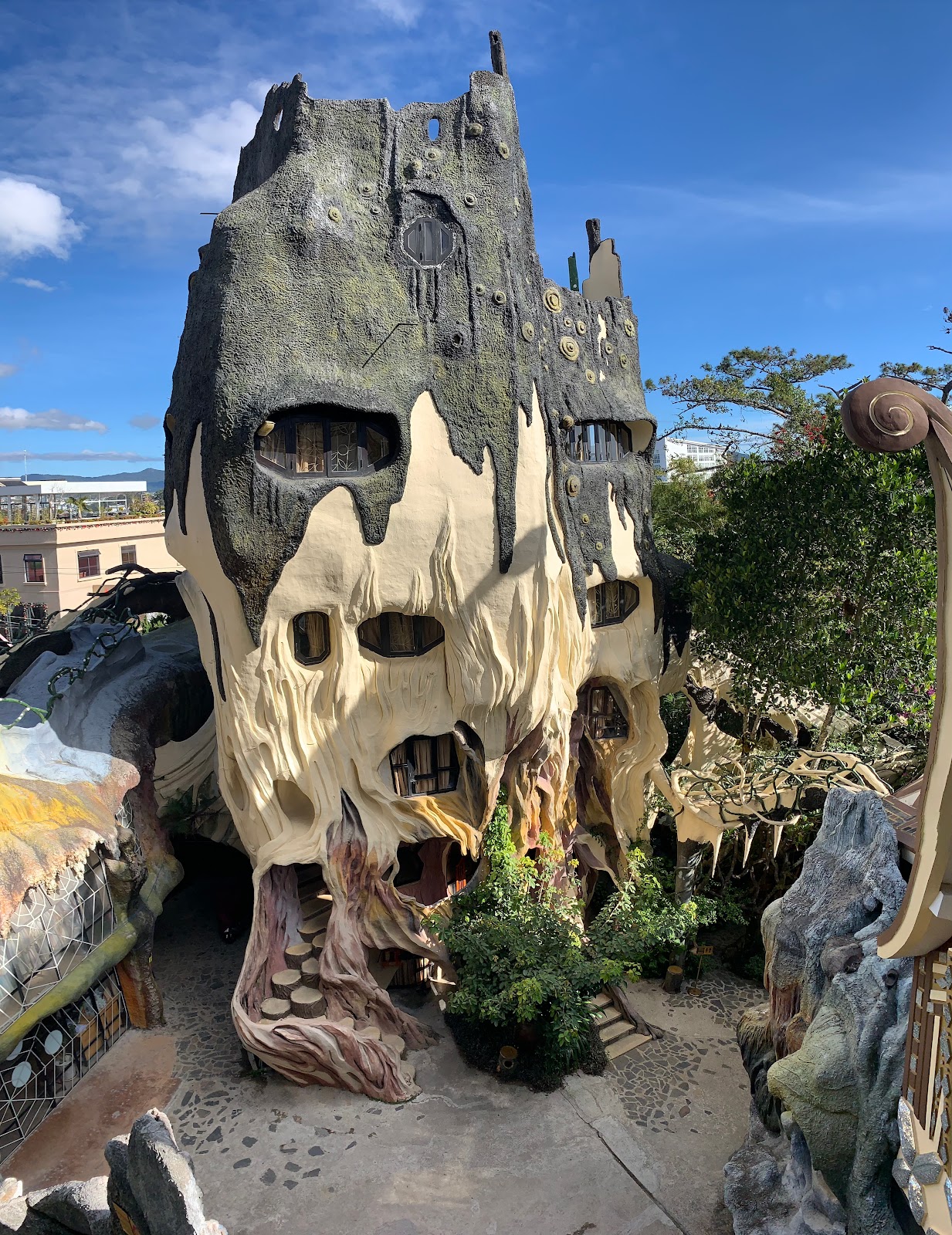 Hang Nga Guesthouse (Crazy House)