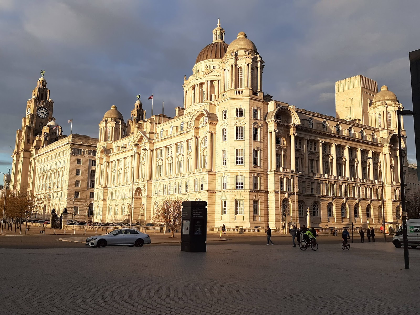 Hard Days Night Hotel