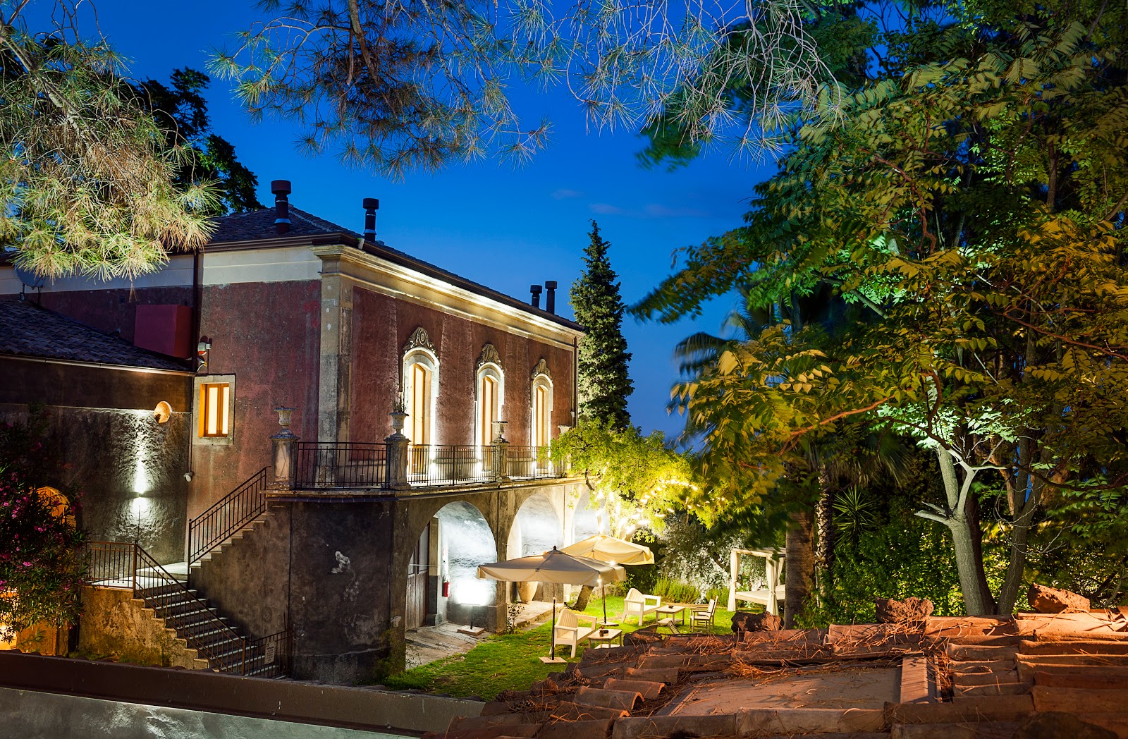 Monaci delle Terre Nere